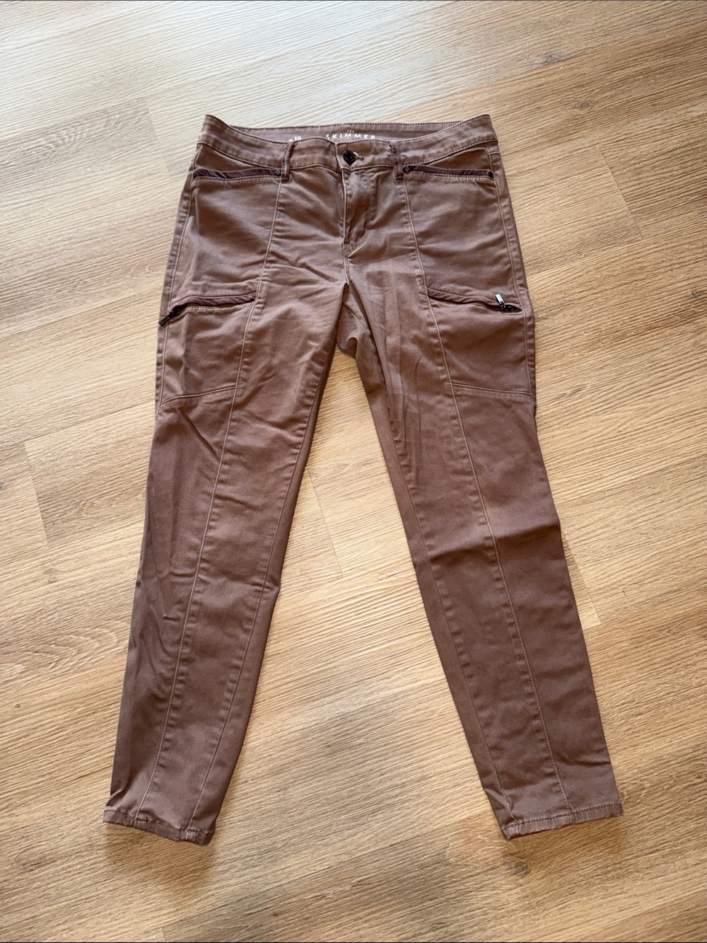 WHITE HOUSE BLACK MARKET The Skimmer Light Brown Mauve Soft Skinny Capri Pants